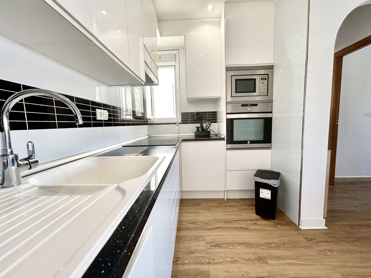 2 bed Middle Floor Apartment in Villamartin - 11