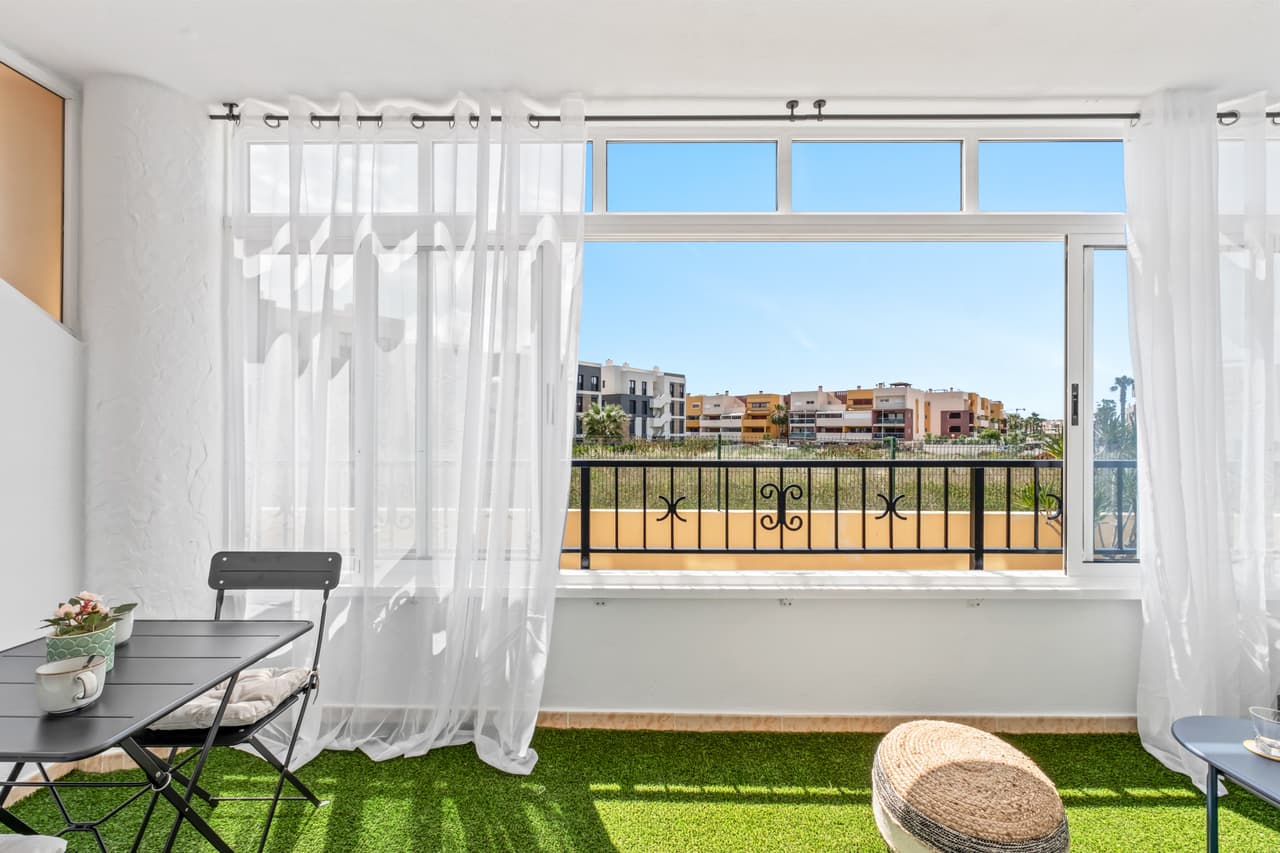 Apartamento Planta Media de 2 dormitorios en Playa Flamenca - 1