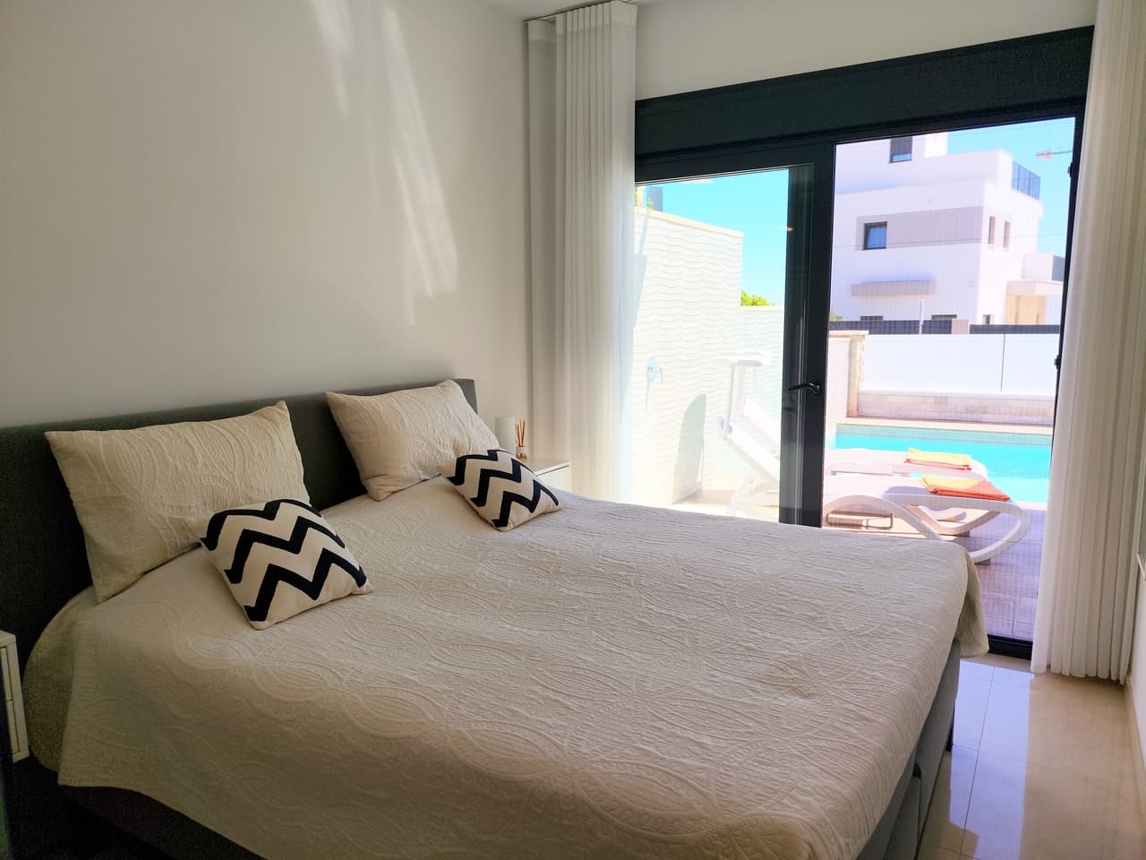 Villa - Chalet de 3 dormitorios en San Miguel de Salinas - 22