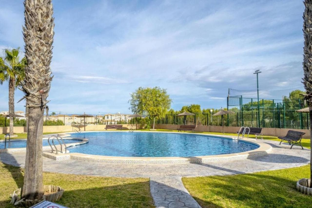 2 bed Penthouse in Los Altos - 2