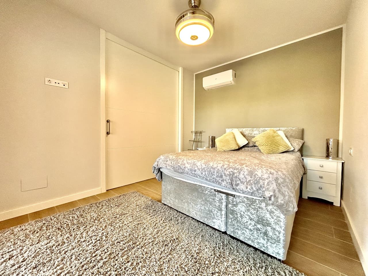 2 bed Middle Floor Apartment in Villamartin - 15