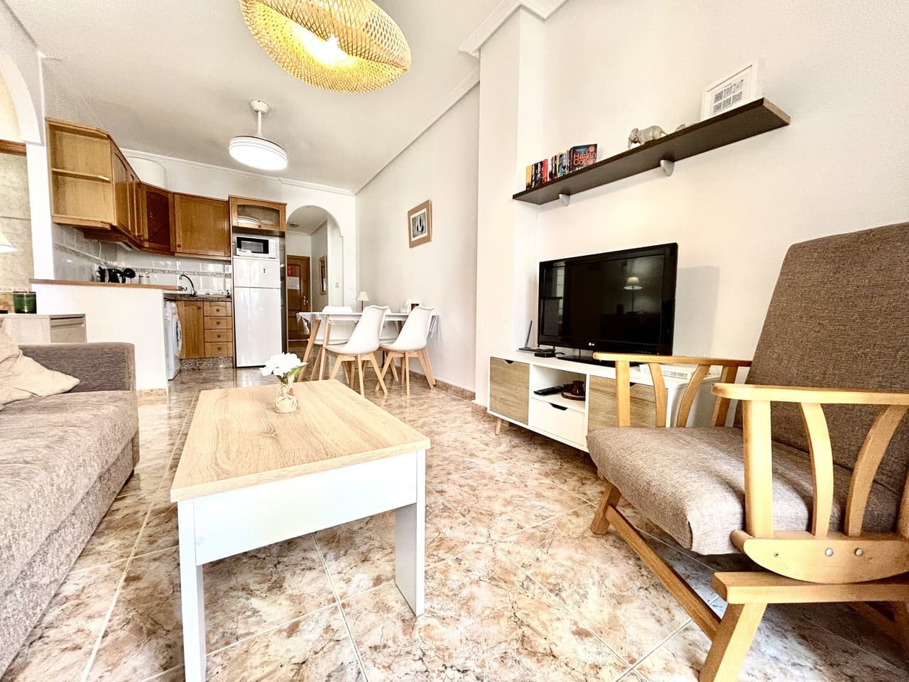 Tussenverdieping Appartement met 2 slaapkamers in Cabo Roig - 4