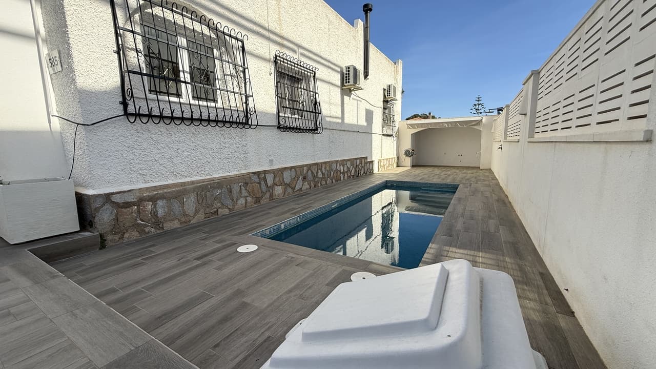 Villa - Chalet de 2 dormitorios en Villamartin - 4