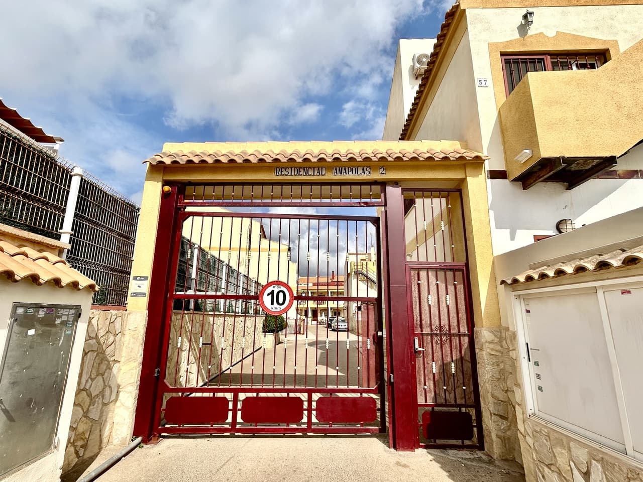 3 bed Middle Floor Apartment in La Zenia - 23