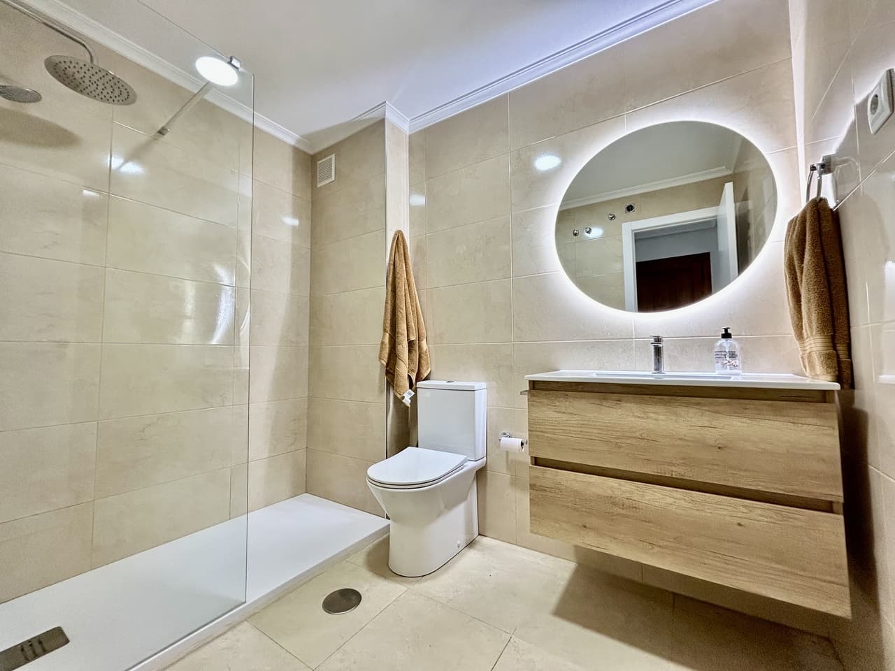 2 bed Middle Floor Apartment in Villamartin - 19