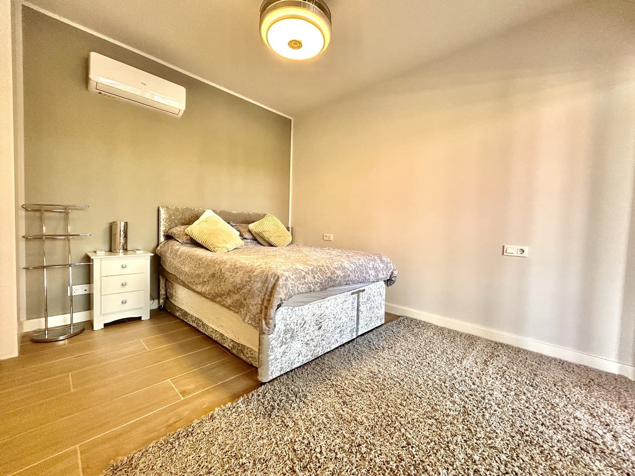 2 bed Middle Floor Apartment in Villamartin - 16