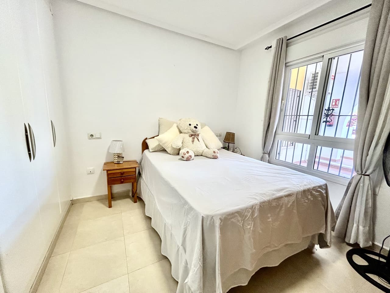 2 bed Middle Floor Apartment in Villamartin - 13
