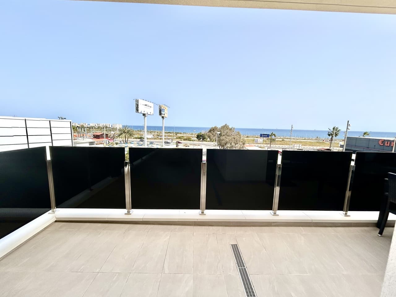 Tussenverdieping Appartement met 3 slaapkamers in Playa Flamenca - 26