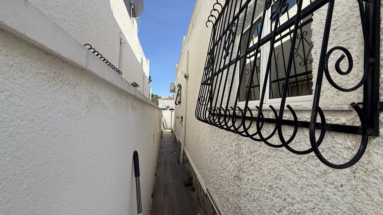 Villa - Chalet de 2 dormitorios en Villamartin - 45