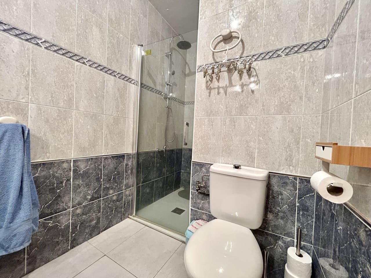 3 bed Middle Floor Apartment in La Zenia - 11