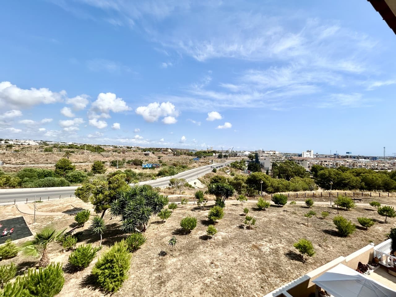 2 bed Penthouse in La Zenia - 13