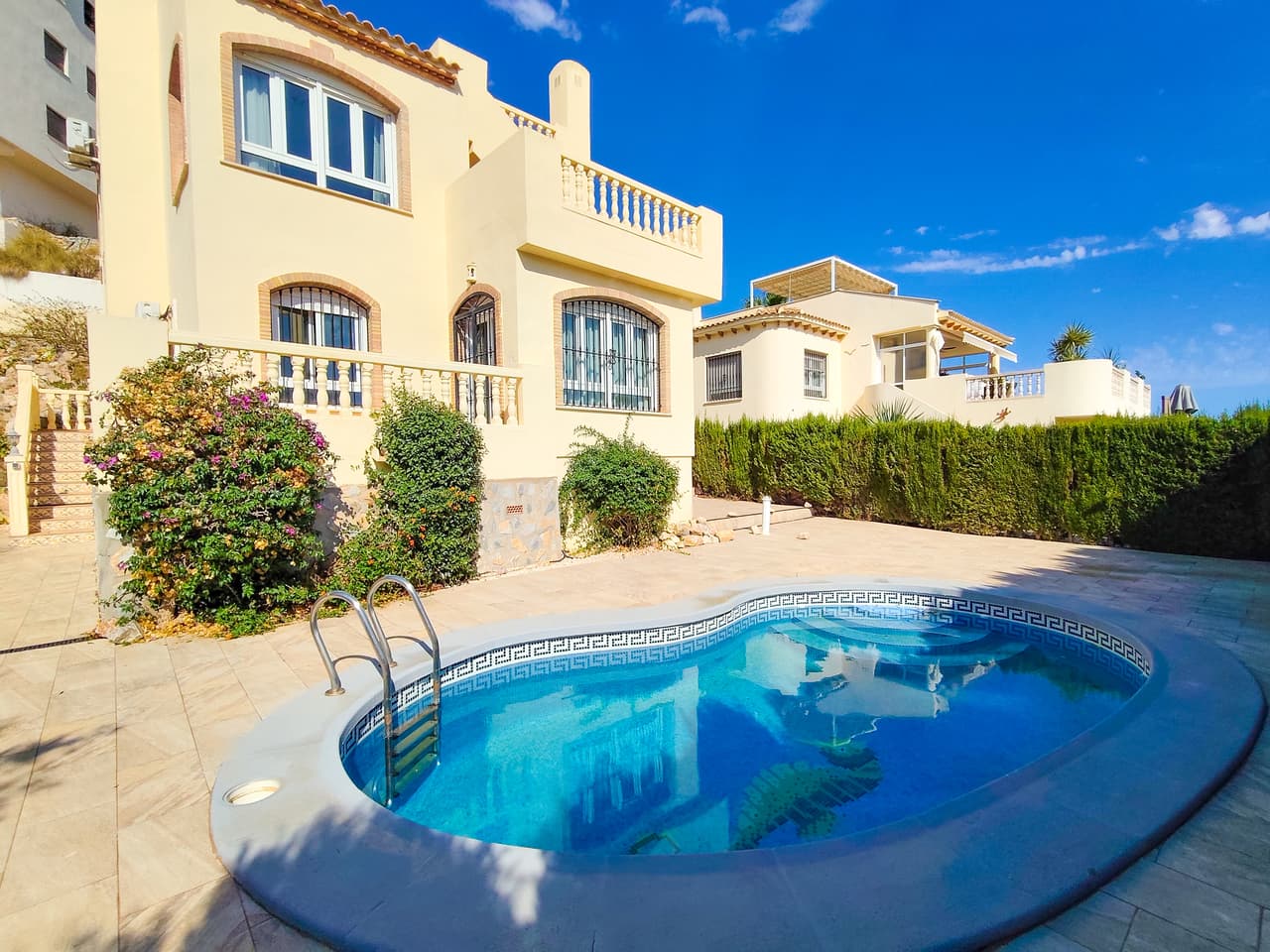 Villa - Chalet de 3 dormitorios en Villamartin - 1