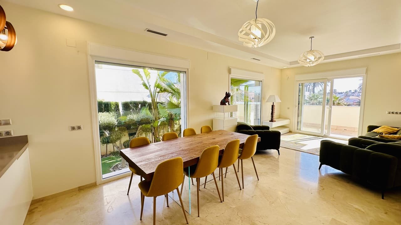 Vrijstaande Villa met 5 slaapkamers in La Zenia - 5
