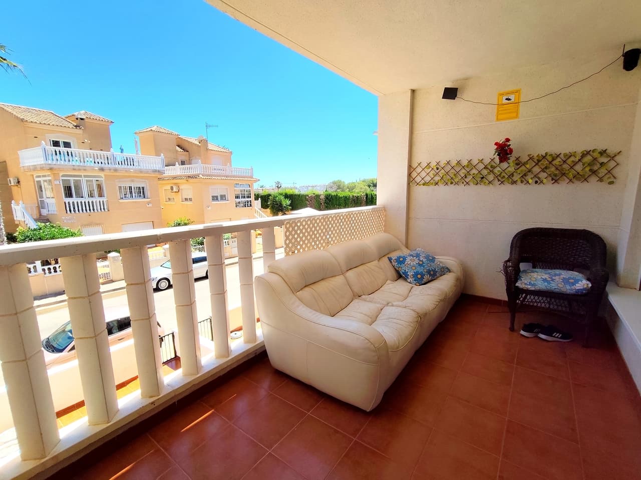 2 bed Middle Floor Apartment in Villamartin