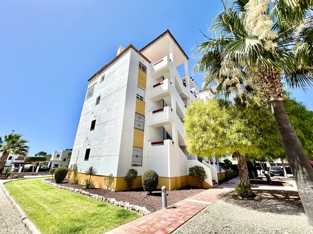 2 bed Middle Floor Apartment in Villamartin - 26
