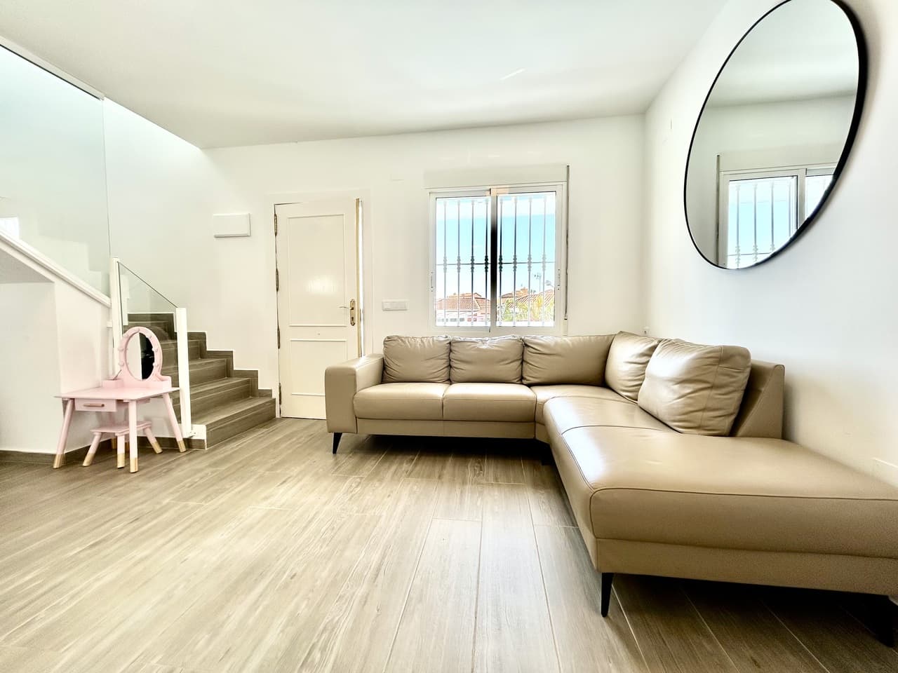 Villa - Chalet de 5 dormitorios en Villamartin - 5