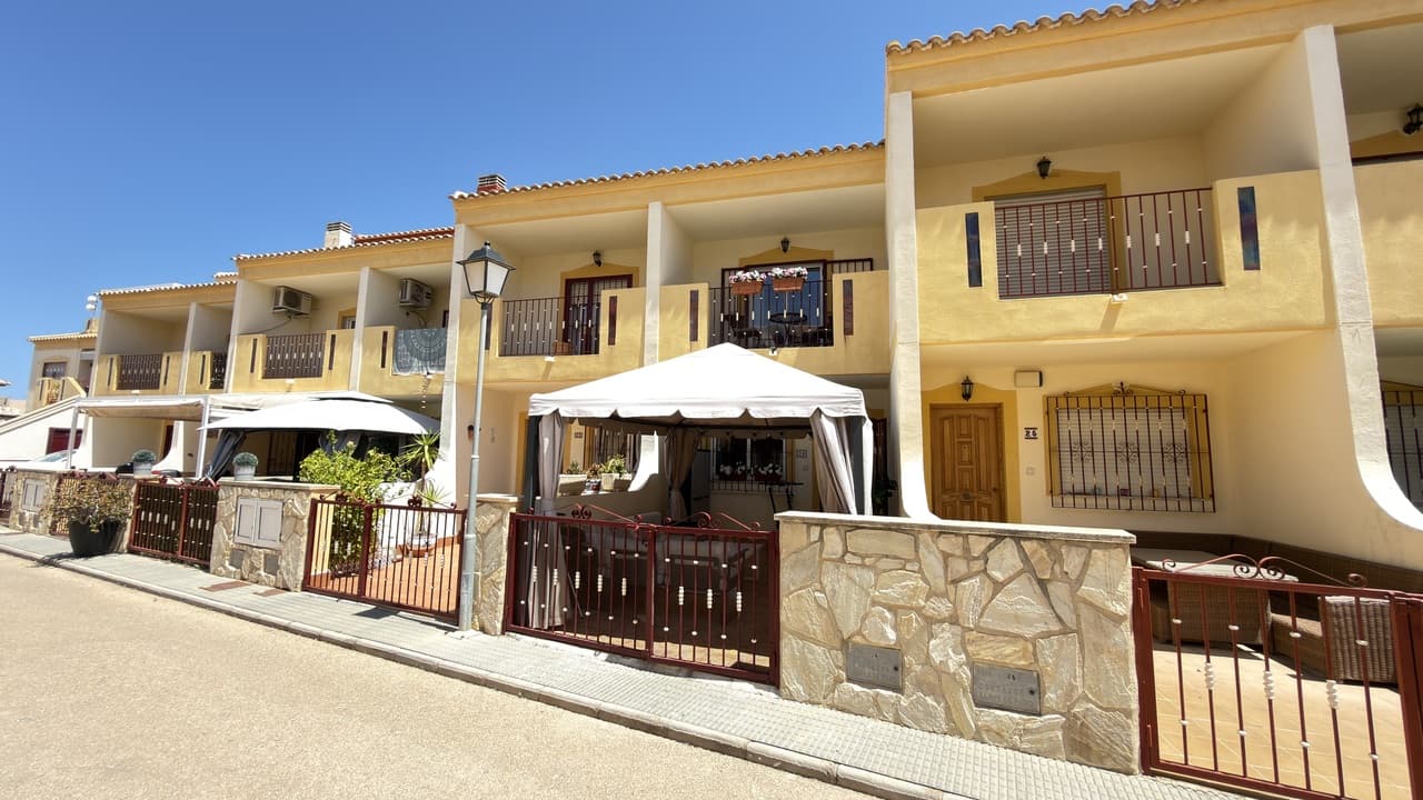 Geschakelde Woning met 3 slaapkamers in La Zenia - 1