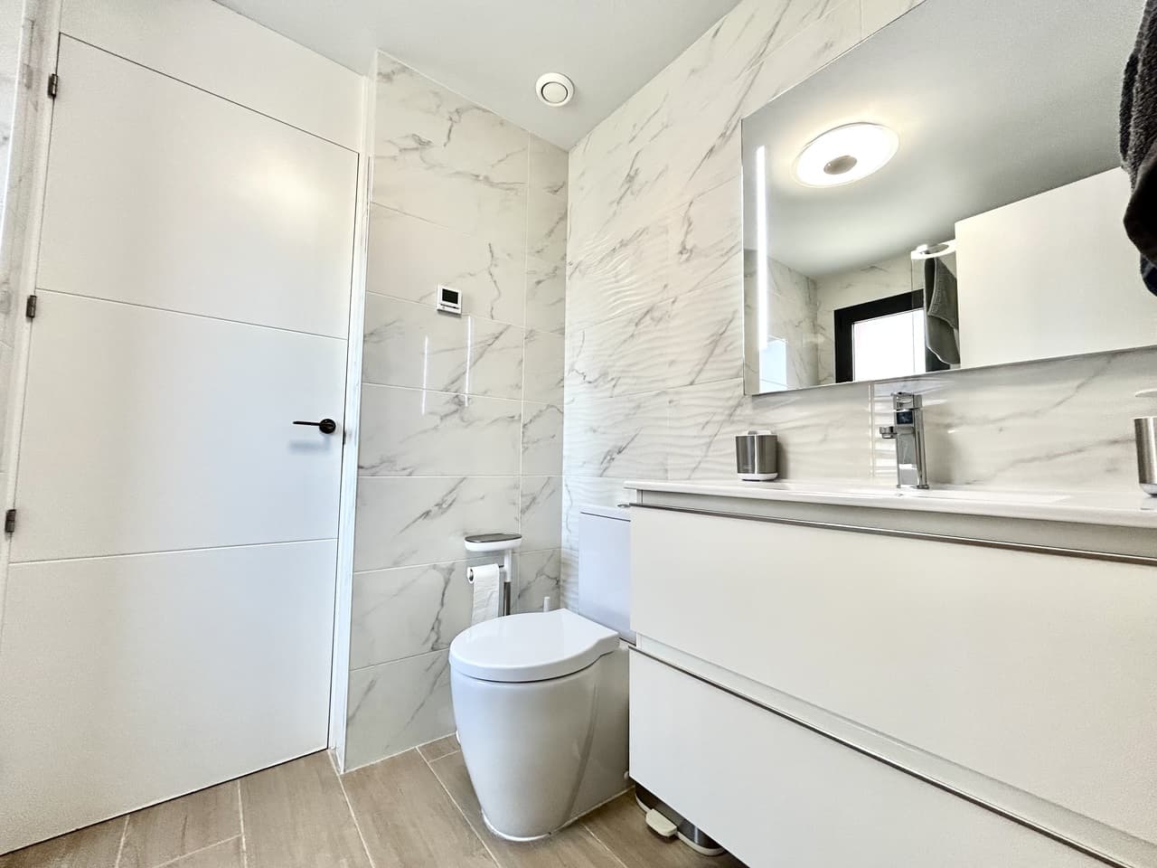 2 bed Middle Floor Apartment in Villamartin - 25