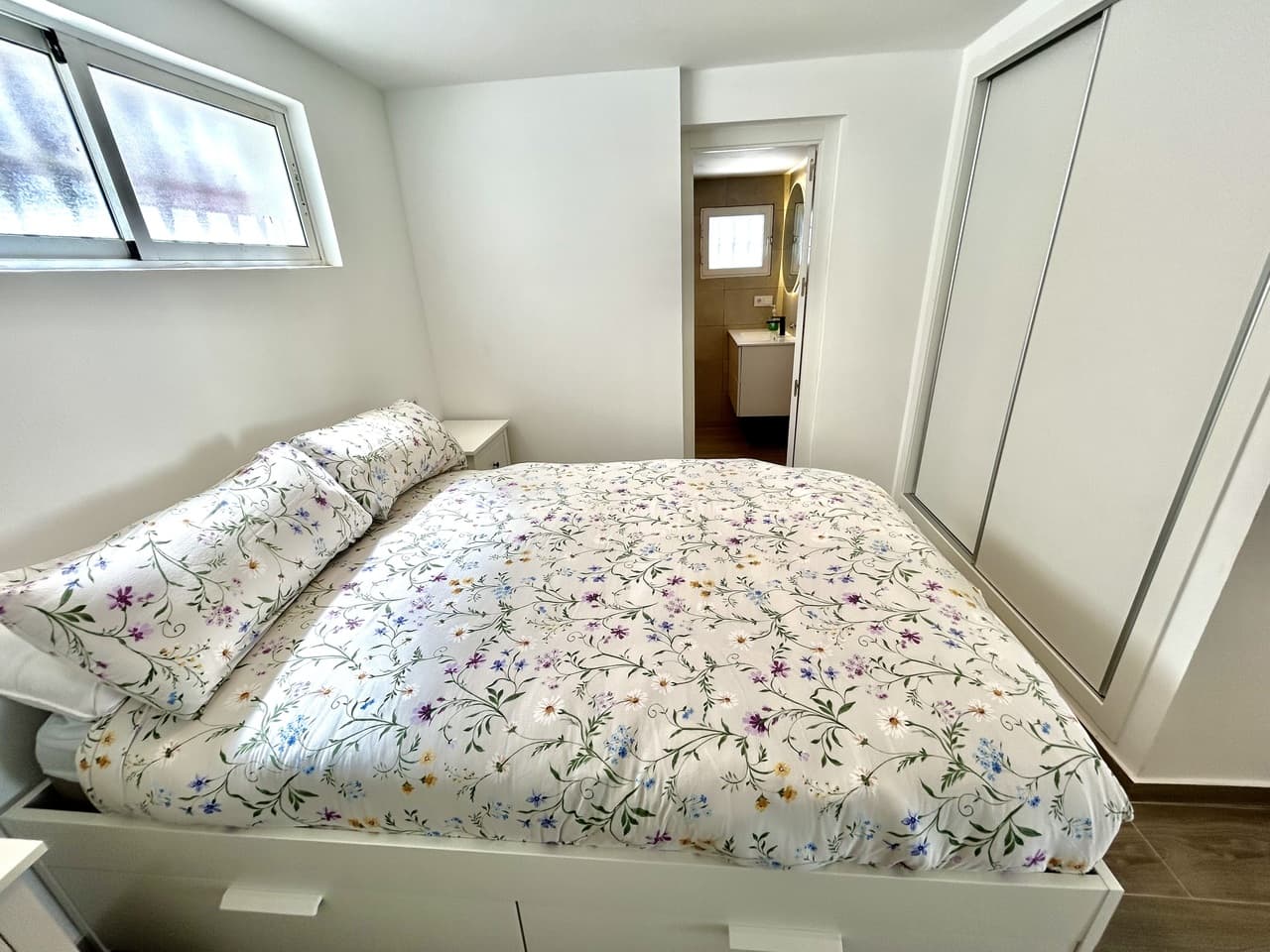 Villa - Chalet de 5 dormitorios en Villamartin - 39