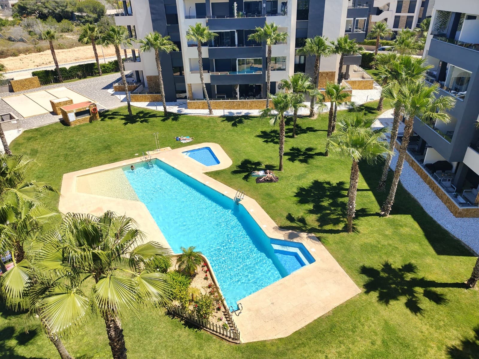 Apartamento Planta Media de 3 dormitorios en Los Altos - 1