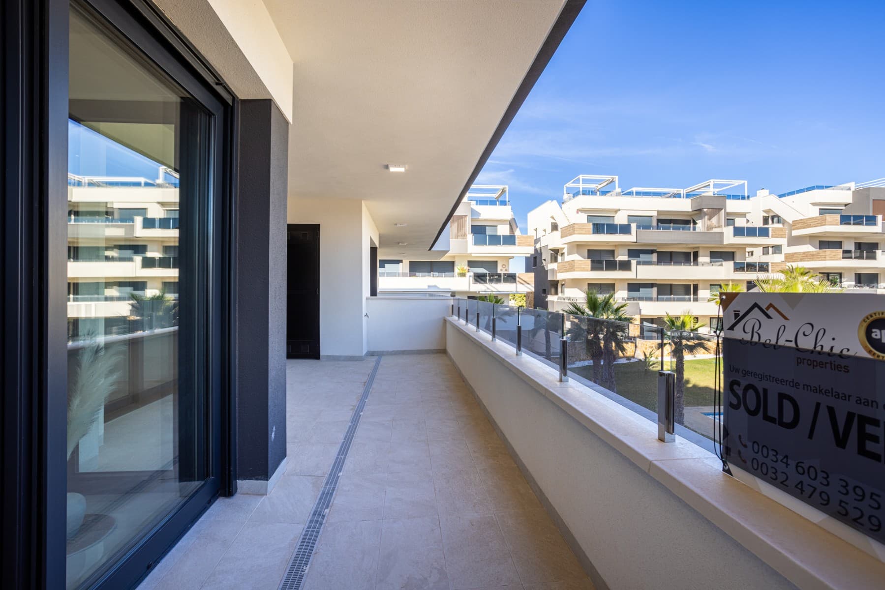 2 bed Middle Floor Apartment in Orihuela Costa - 23