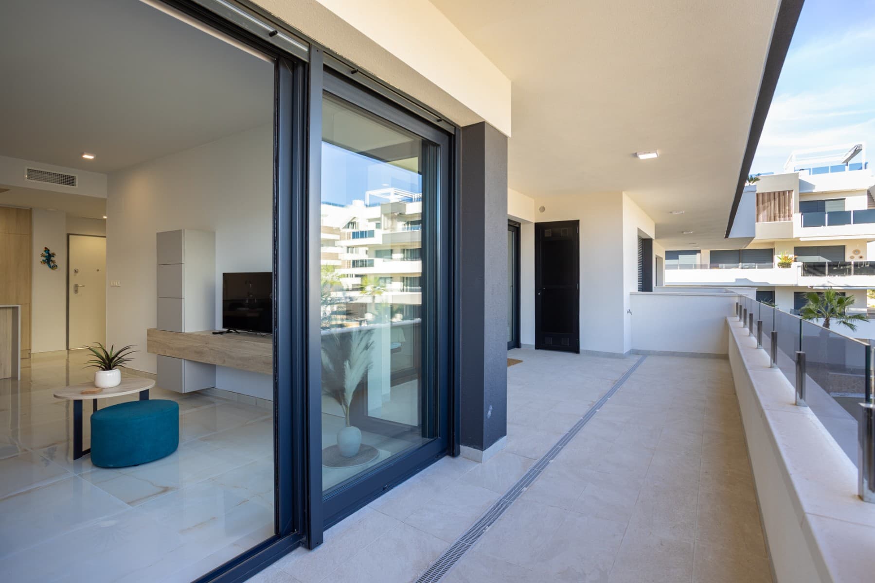2 bed Middle Floor Apartment in Orihuela Costa - 24