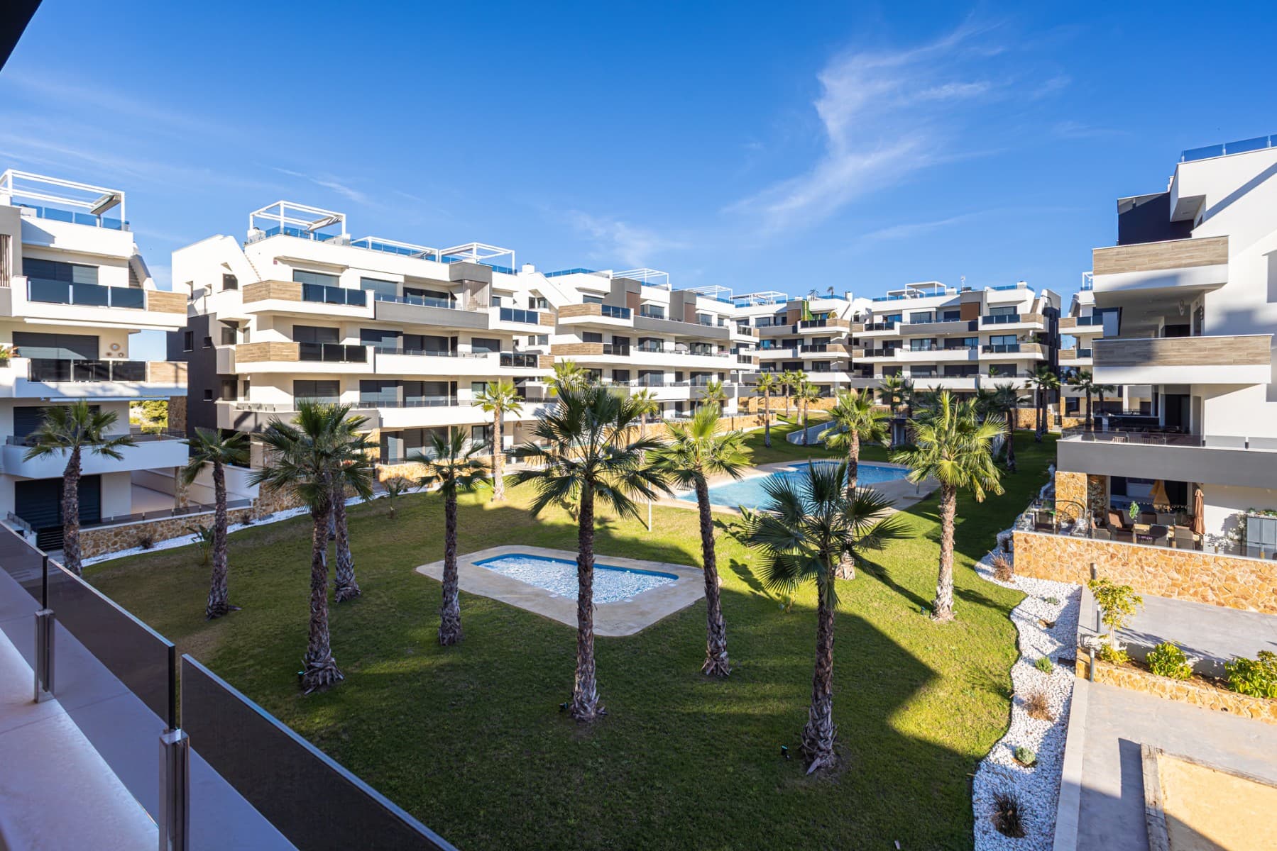 2 bed Middle Floor Apartment in Orihuela Costa - 37