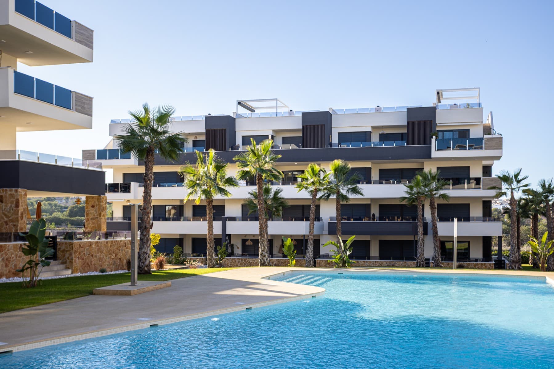 2 bed Middle Floor Apartment in Orihuela Costa - 36