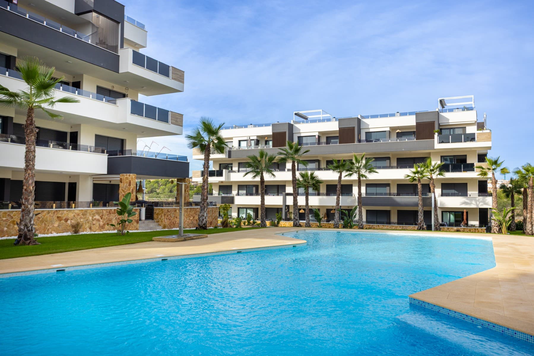 2 bed Middle Floor Apartment in Orihuela Costa - 44