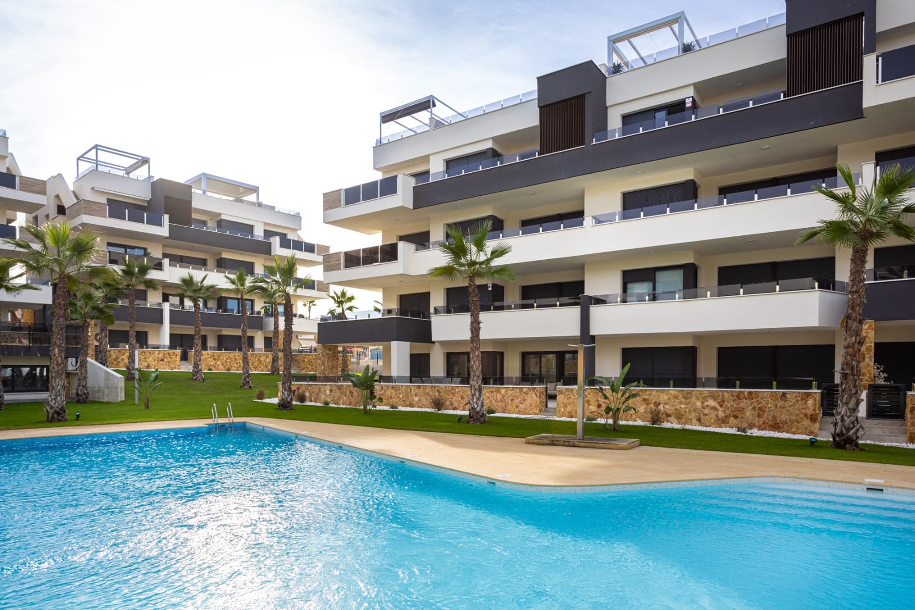 2 bed Middle Floor Apartment in Orihuela Costa - 45