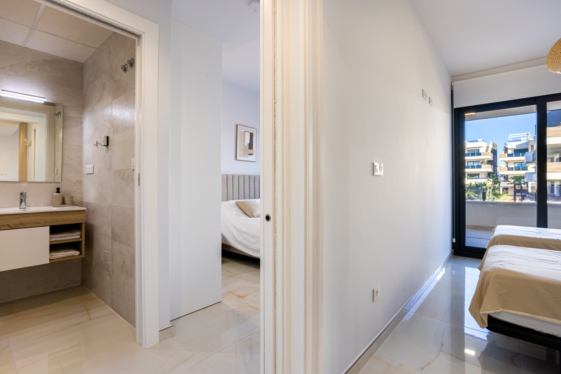 2 bed Middle Floor Apartment in Orihuela Costa - 16