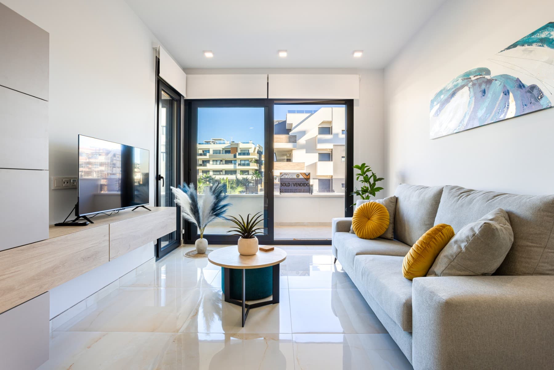 2 bed Middle Floor Apartment in Orihuela Costa - 12