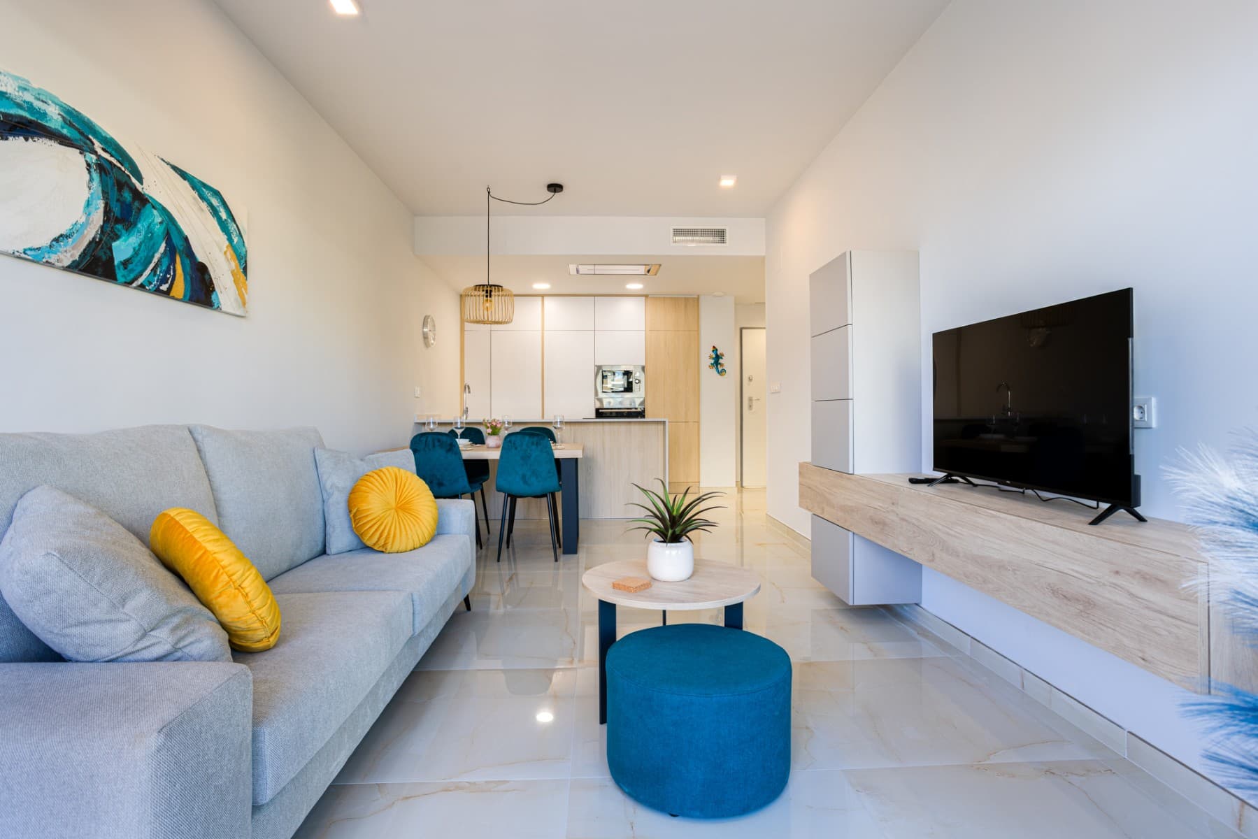 2 bed Middle Floor Apartment in Orihuela Costa - 4