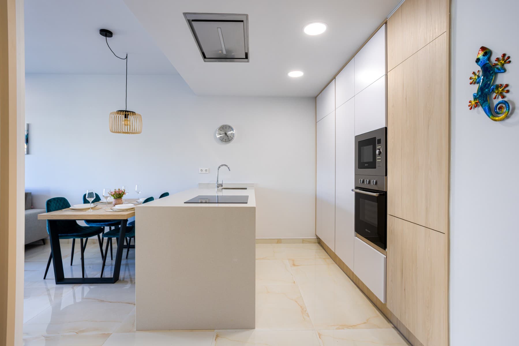 2 bed Middle Floor Apartment in Orihuela Costa - 3