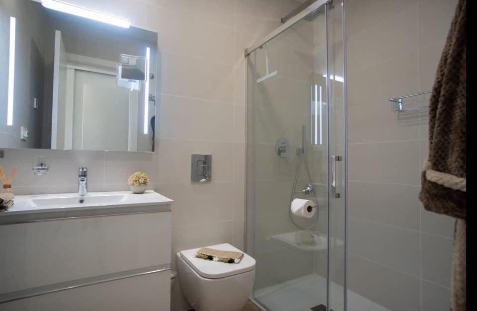 2 bed Middle Floor Apartment in Orihuela Costa - 8