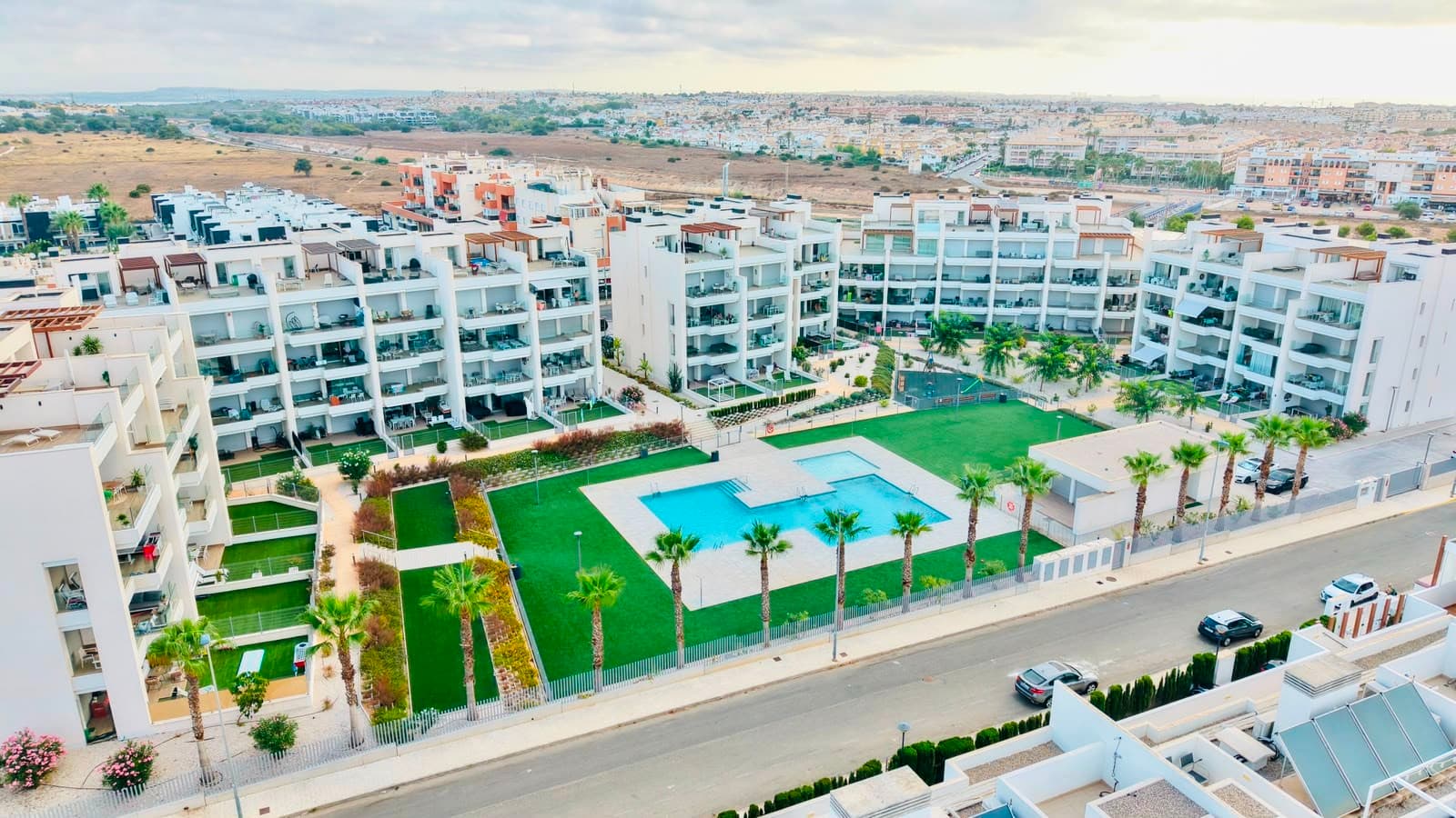 Apartamento Planta Media de 2 dormitorios en Orihuela Costa - 1