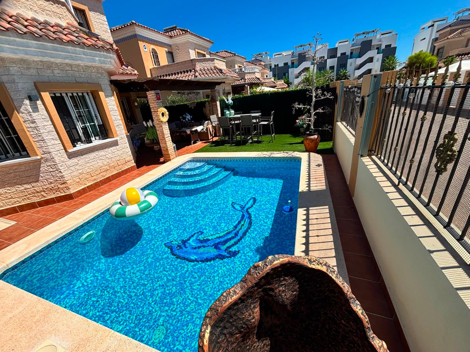 Villa - Chalet de 2 dormitorios en Urbanización El Raso - 2