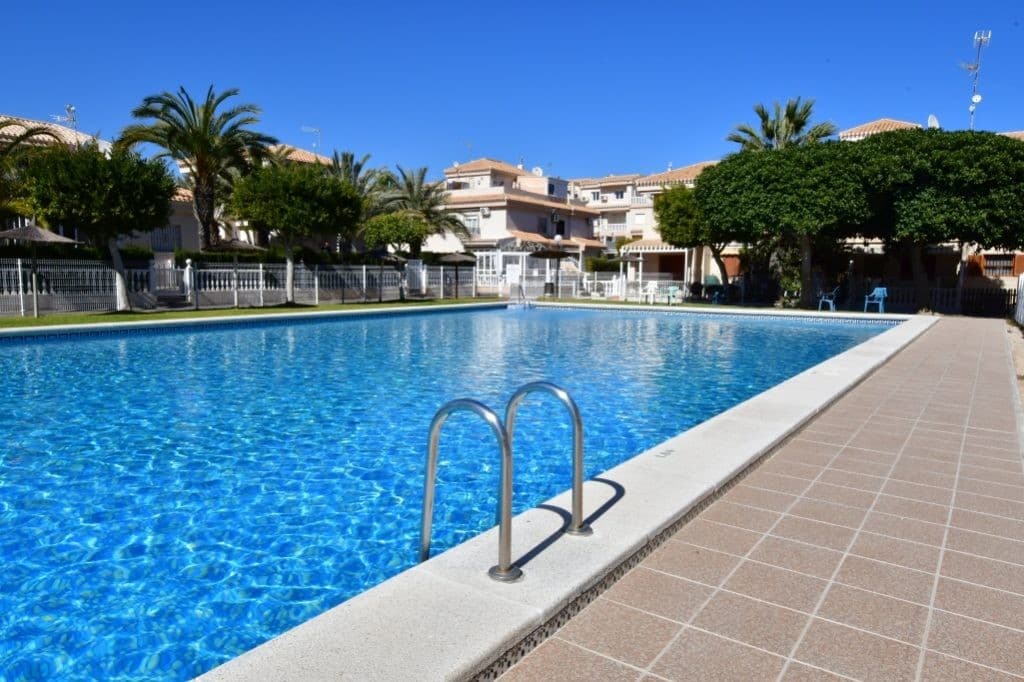 Apartamento Planta Media de 2 dormitorios en Orihuela Costa - 15