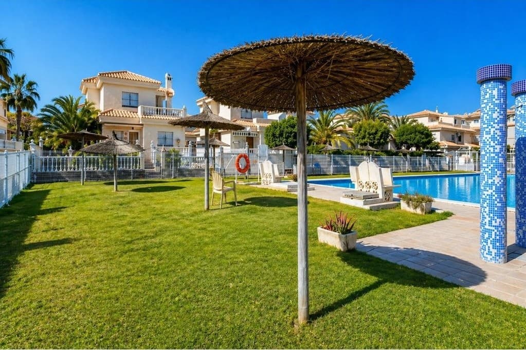 Apartamento Planta Media de 2 dormitorios en Orihuela Costa - 1