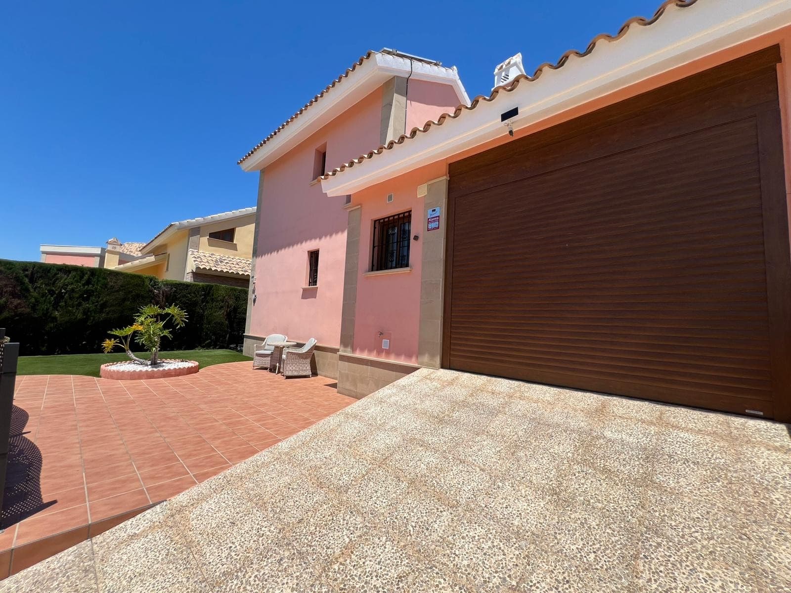 Villa - Chalet de 3 dormitorios en Algorfa - 46