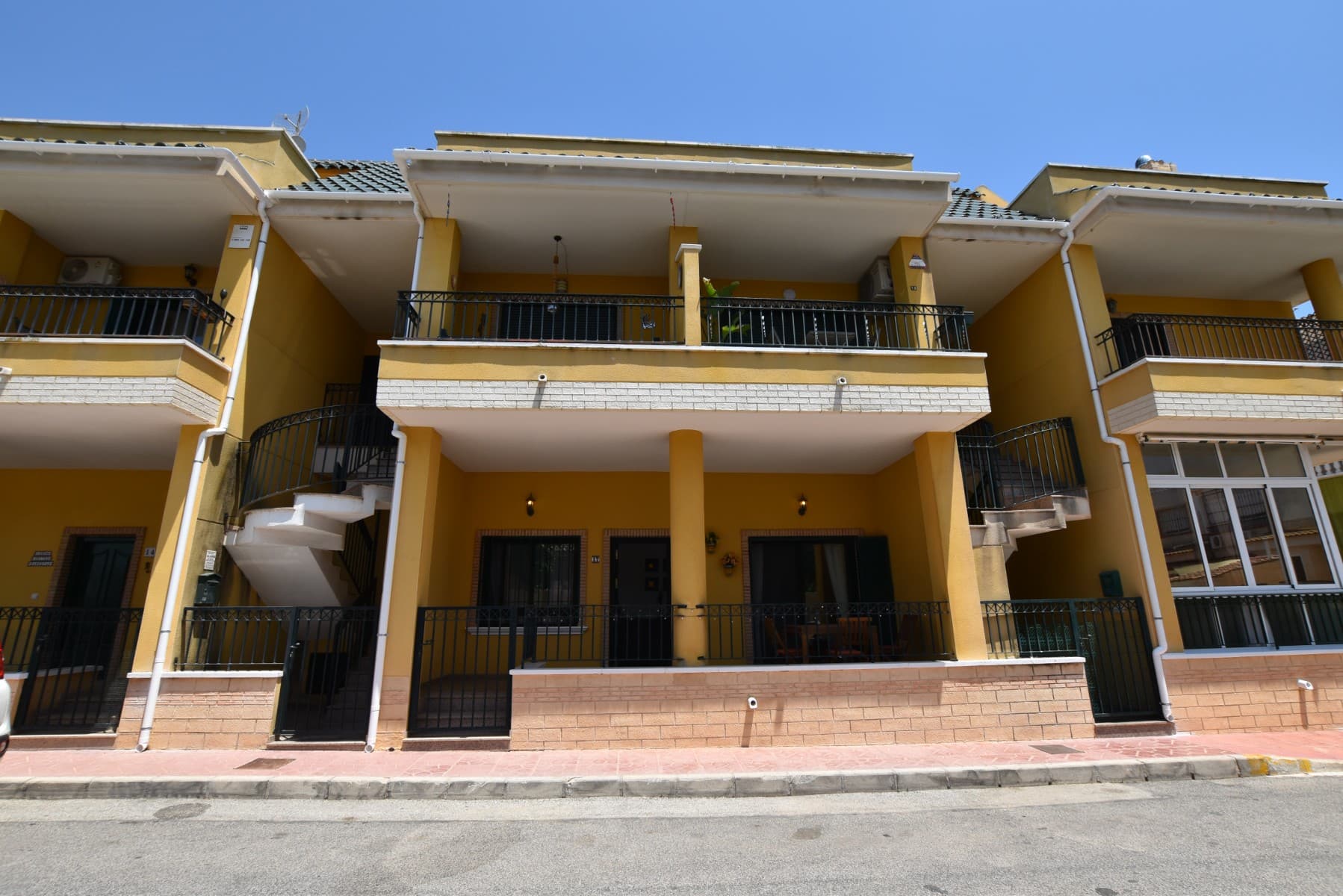 Apartamento Planta Media de 3 dormitorios en Daya Vieja - 1