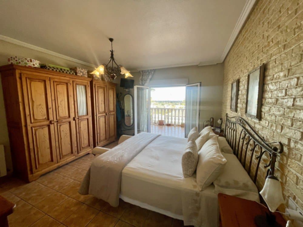 Vrijstaande Villa met 4 slaapkamers in Ciudad Quesada - 20