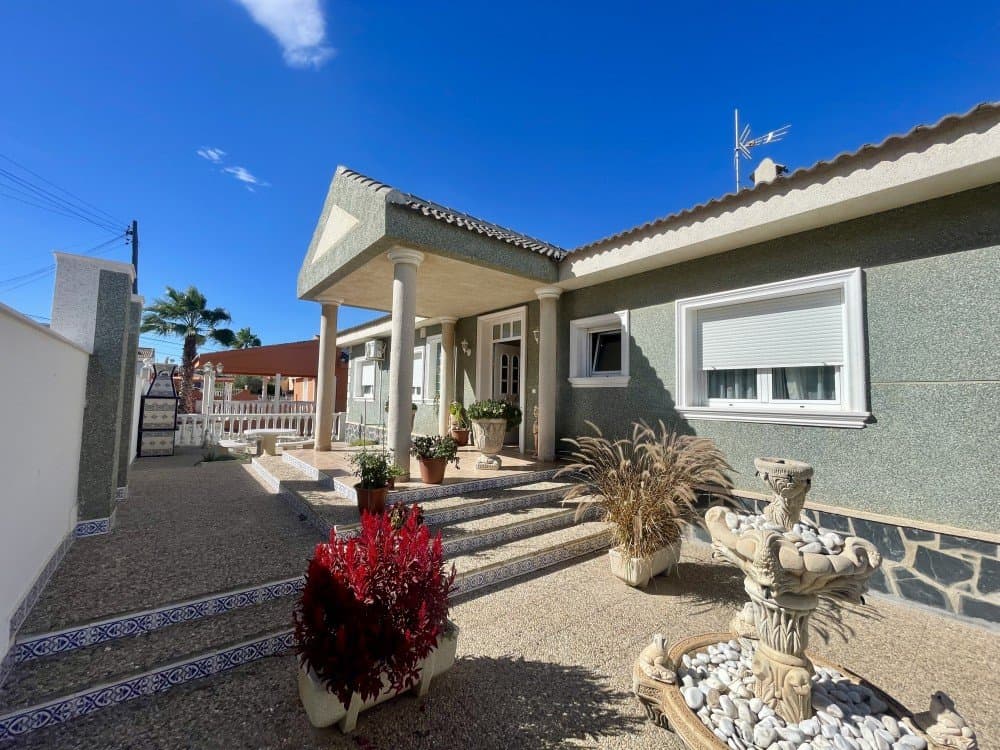Vrijstaande Villa met 4 slaapkamers in Ciudad Quesada - 27