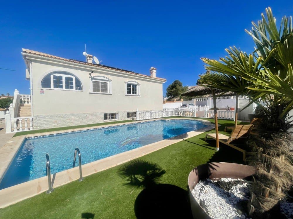 Vrijstaande Villa met 5 slaapkamers in La Marina - 1