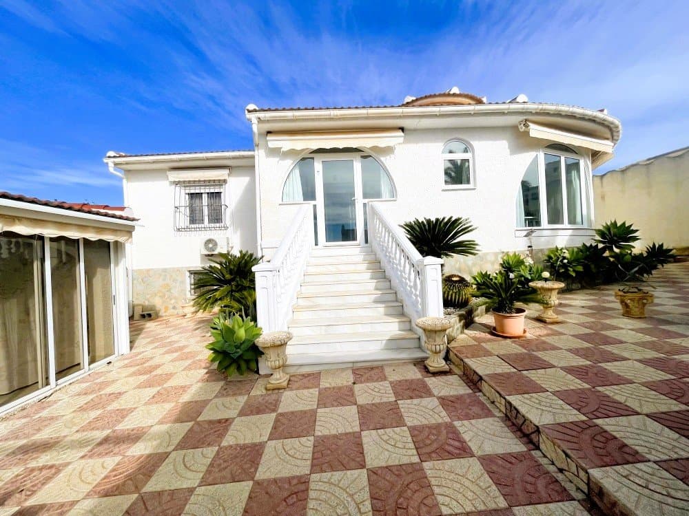 Vrijstaande Villa met 3 slaapkamers in Ciudad Quesada - 4