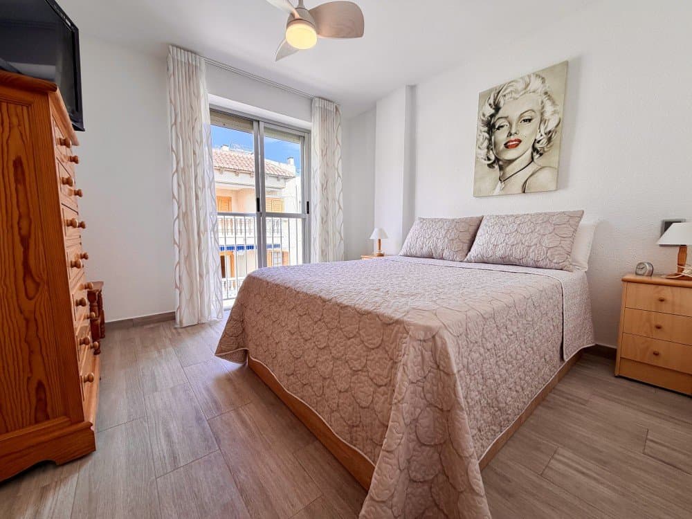 Apartamento Planta Media de 3 dormitorios en Guardamar del Segura - 2
