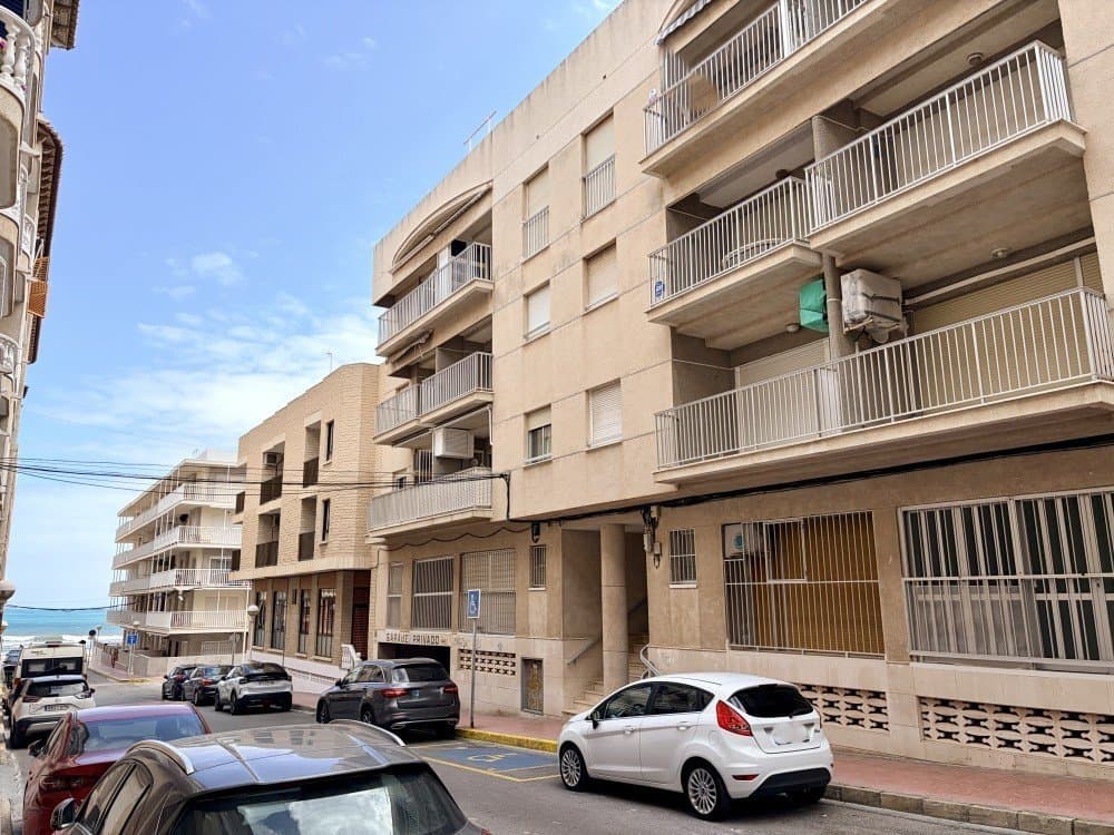 Apartamento Planta Media de 3 dormitorios en Guardamar del Segura - 1
