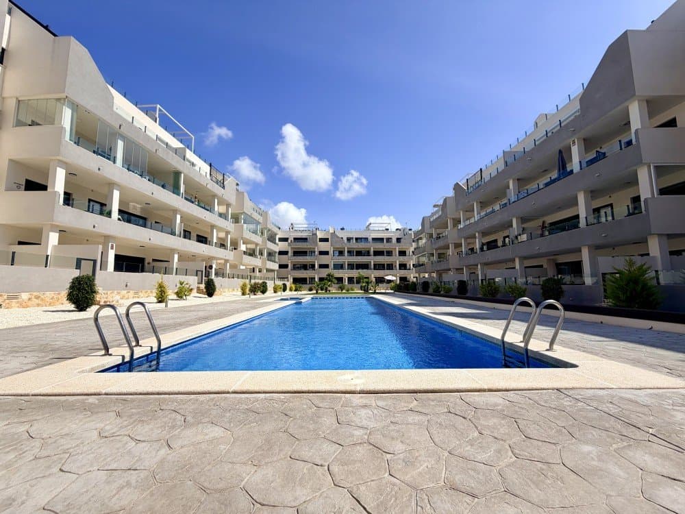 Apartamento Planta Media de 3 dormitorios en Orihuela Costa - 1