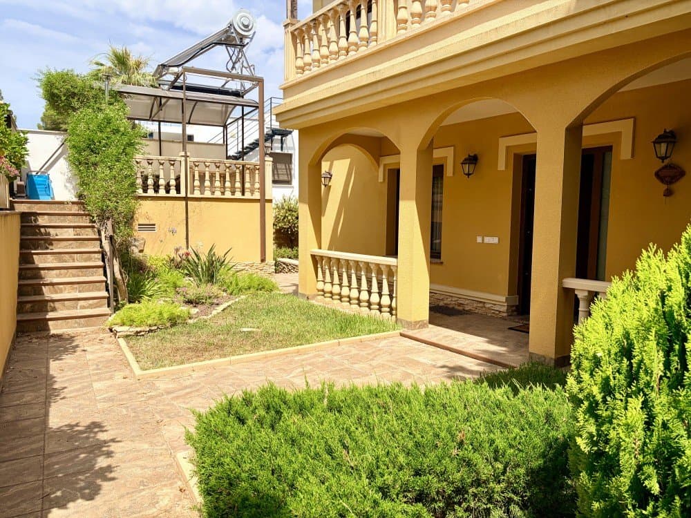 3 bed Detached Villa in Orihuela Costa - 24