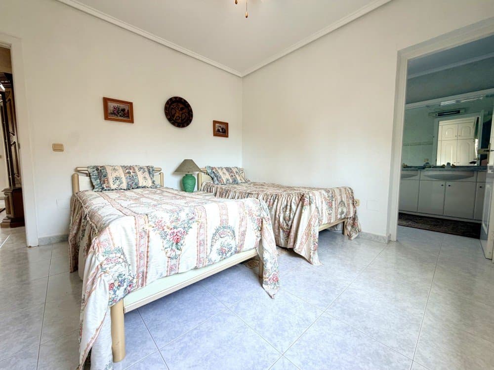Villa - Chalet de 5 dormitorios en Ciudad Quesada - 7